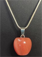 18-In stainless steel necklace with glass, apple