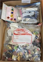 FLAT OF VTG. BUTTONS & MORE