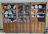 Lovely 3 piece storage cabinet! Great for