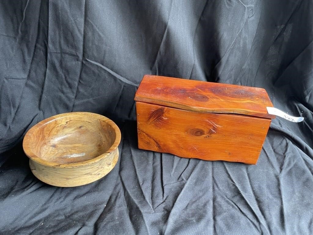 Signed Spatted pecan bowl & jewelry box