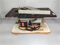 BLACK & DECKER 8" TABLE SAW - WORKING