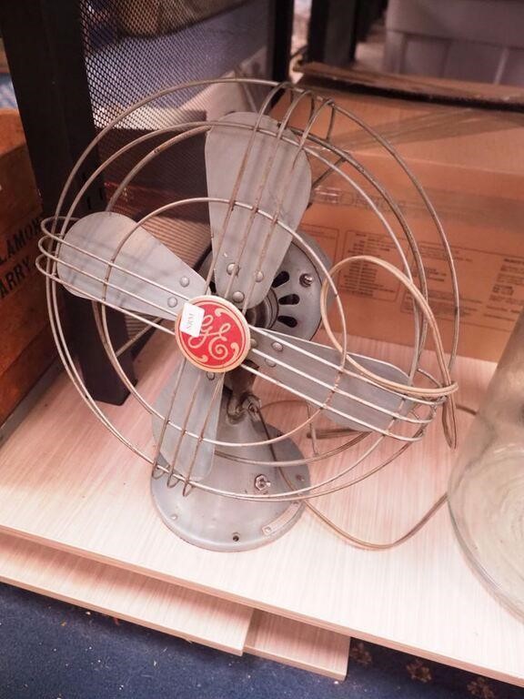 General Electric oscillating fan, 14" diameter