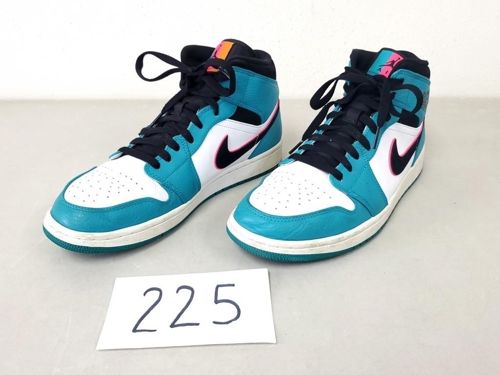 Men's Nike Air Jordan 1 Mid SE Shoes - Size 10.5