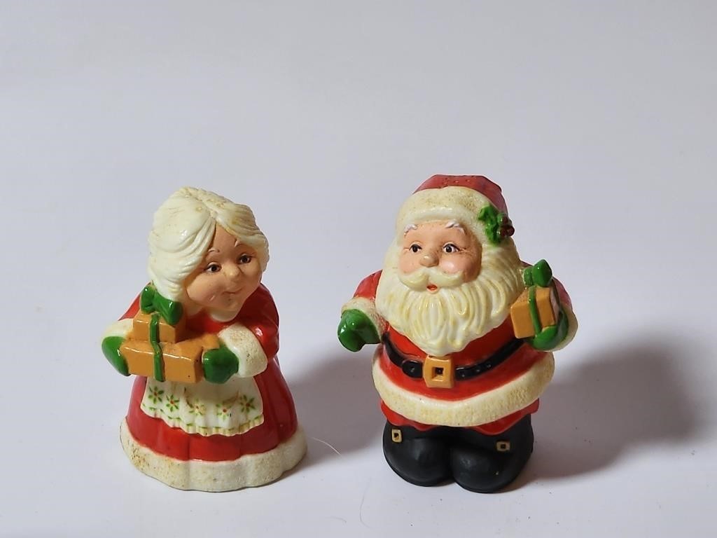 Santa and Mrs Claus Salt and Pepper