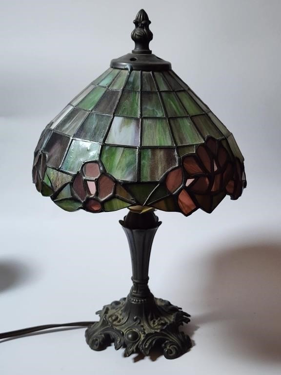 Small Tiffany Style Shade  Desk Lamp