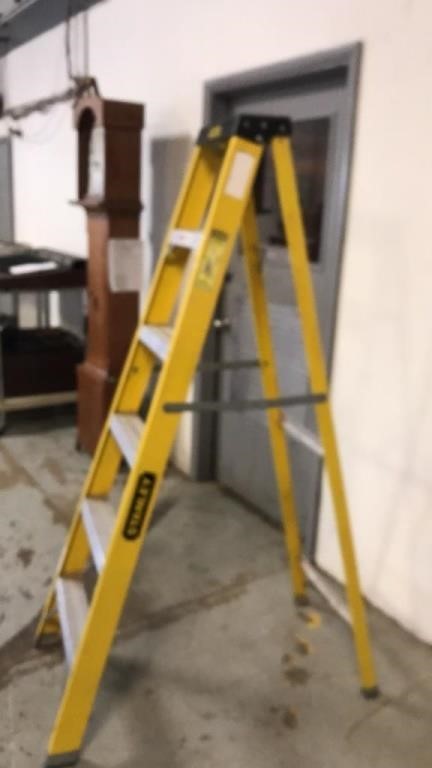 Stanley 6 ft ladder