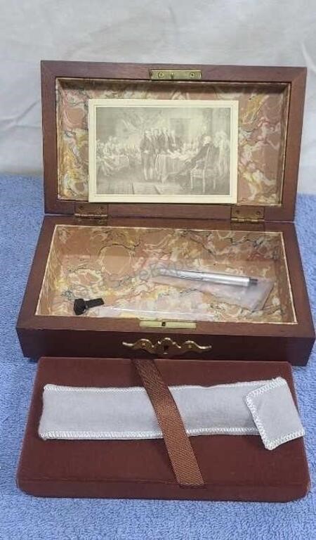 Parker fountain pen in wood box.  Commemorative