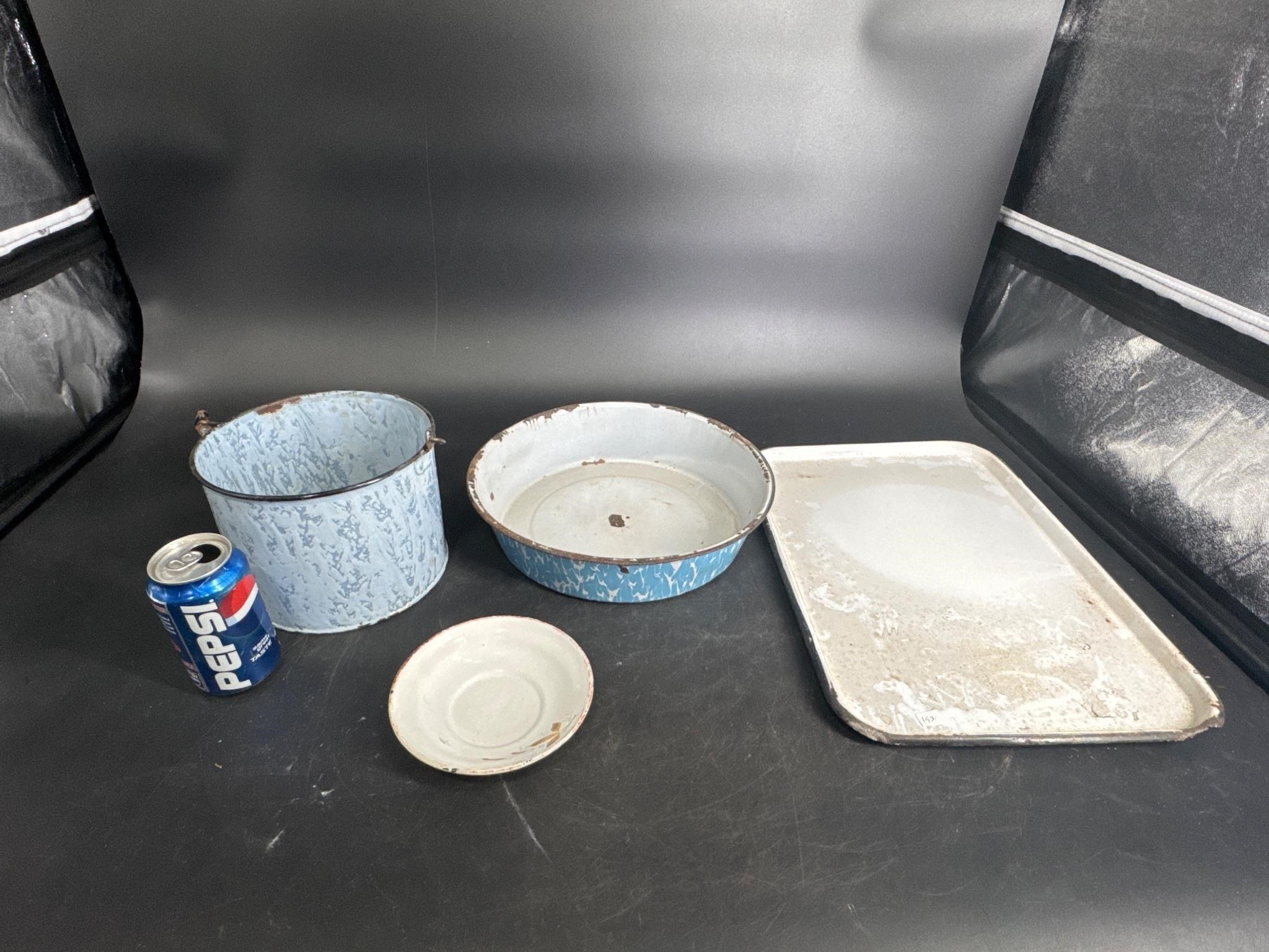 4 PIECE LOT OF MIXED GRANITEWARE ALL FOR ONE MONEY