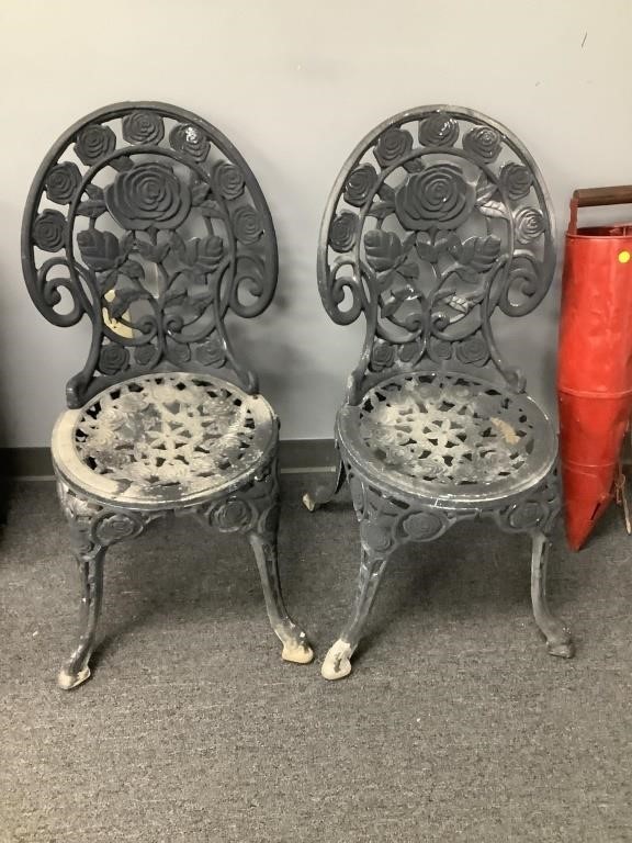 2 Metal Garden Chairs   NOT SHIPPABLE