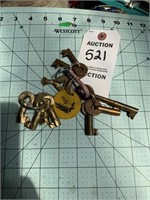 Lot of Vintage Keys