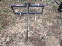 New/Unused Tomahawk Universal 3 Pt. Bale Spear,