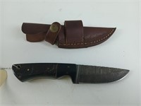 Handmade 4-in blade knife Damascus steel, leather