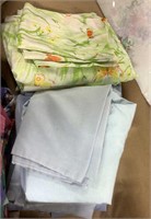 Lot of linens  (unknown size)
