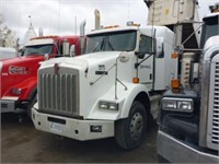 2010 Kenworth T800 T/A Hiway Tractor - Sleeper - 1