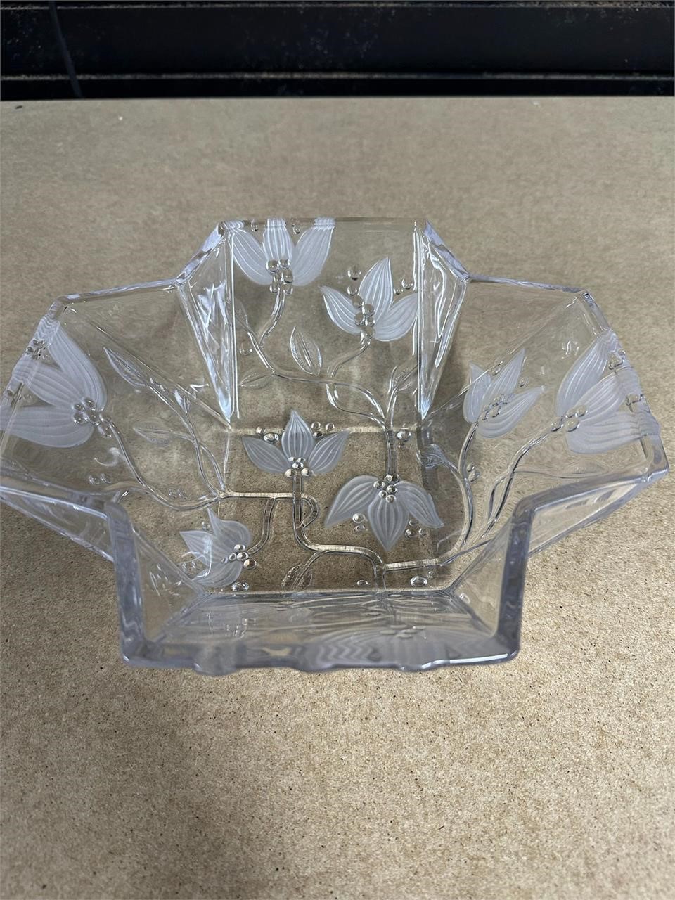Fifth Avenue Crystal Bowl Viscount Pattern Frosted
