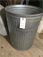Metal trash can w/ lid