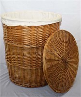 LARGE LINED WICKER HAMPER