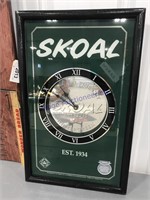Skoal battery powered clock, works