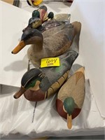GROUP OF DUCK DECOYS OF ALL KINDS, DUCK THEMED