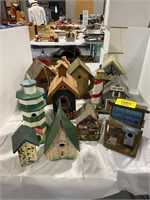 GROUP OF NOVELTY BIRDHOUSES OF ALL KINDS