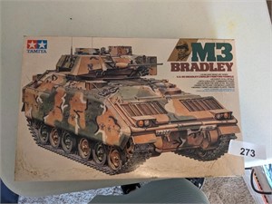 Tamiya  M3 Bradley Model