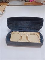 Marked B & L 1/10 12K Vtg. Eye Glasses w/ Case