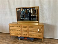 Dovetail Light Finish Dresser w/Mirror