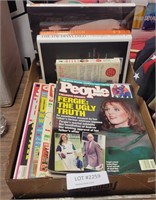 APPROX 11 CELEBRITY MAGAZINES & 4 BOOKS