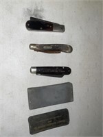 3 pocket knives, 2 sharpening stones