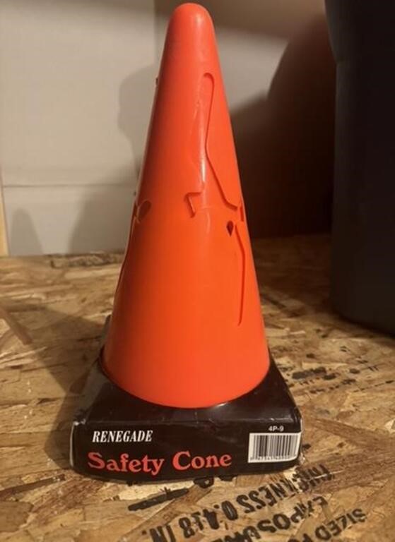 New- 4 Safety Cones