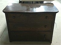 small Oak chest of drawers
