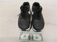 Youth Nike Air Max Black Shoes - Size 6Y