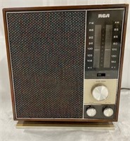 Vintage RCA Radio Model RZC 255W