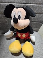 Disney - Mickey Mouse 17 Inch Plush (43 cm)