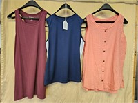 3 CT - WOMEN'S SUMMER SHIRTS.