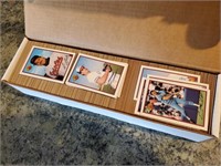 Lot of 900 1989 Bowman Baseball Cards