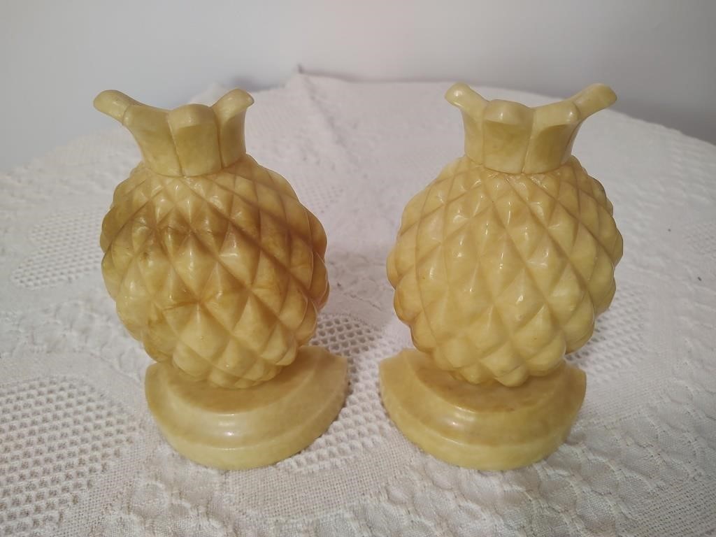 2 Pineapple Bookends