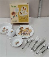 Lil urchins Oneida dinnerware for Young folks set