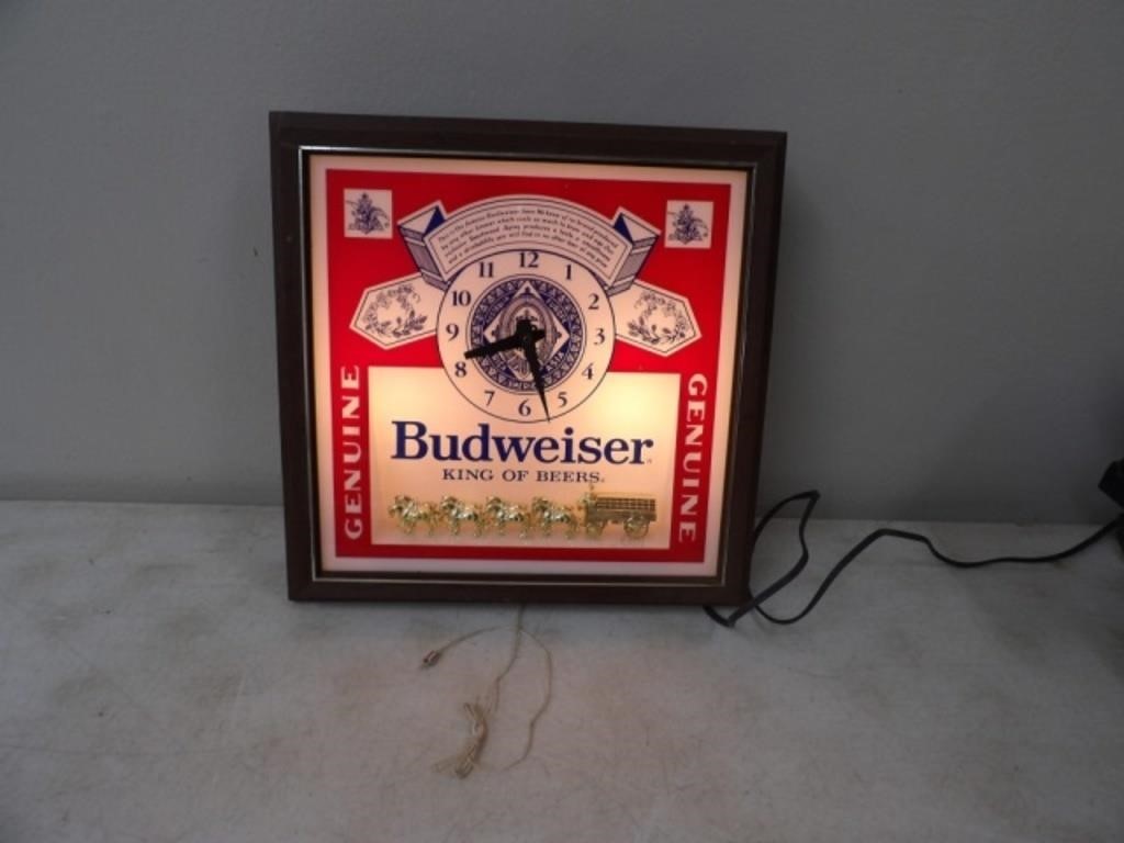 Budweiser Beer Clock Lights Up 13.5x13.5