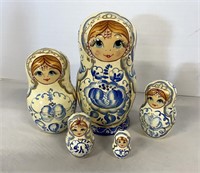 Set of 5 Nesting Russian Dolls