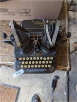 The Oliver Typewriter - Antique