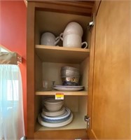 Cabinet contents - dishes