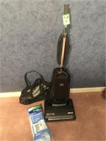 Vacuum w/ accs & bags