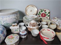 Assortment of Porcelain Items