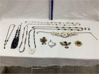 Costume Jewelry Incl. Necklaces & Brooches, etc.