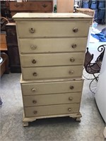 Distressed farmhouse style chest of drawers. 30 x