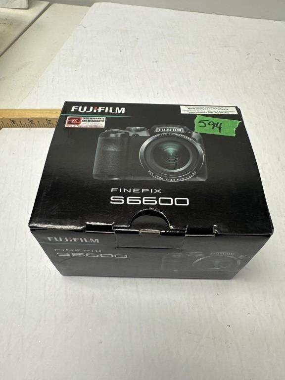 Finepic S6600 Fujifilm camera