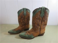 Pair of Durango Kid's Size 4.5 Western Boots