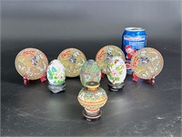 FLAT LOT OF CLOISONNE EGGS PLATES ON STANDS