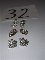 Three sets earrings